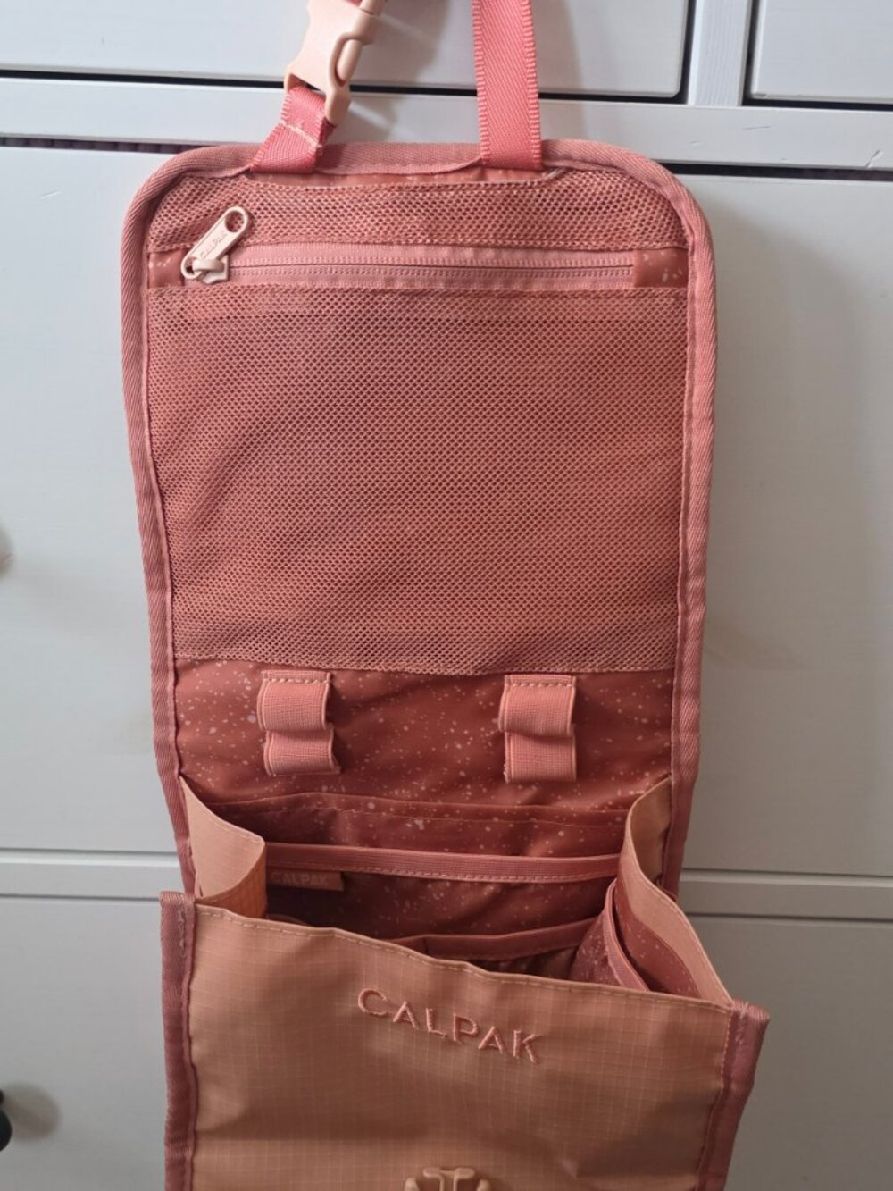 EUC Calpak Terra Hanging Toiletry Bag in color Canyon - Picture 5 of 6